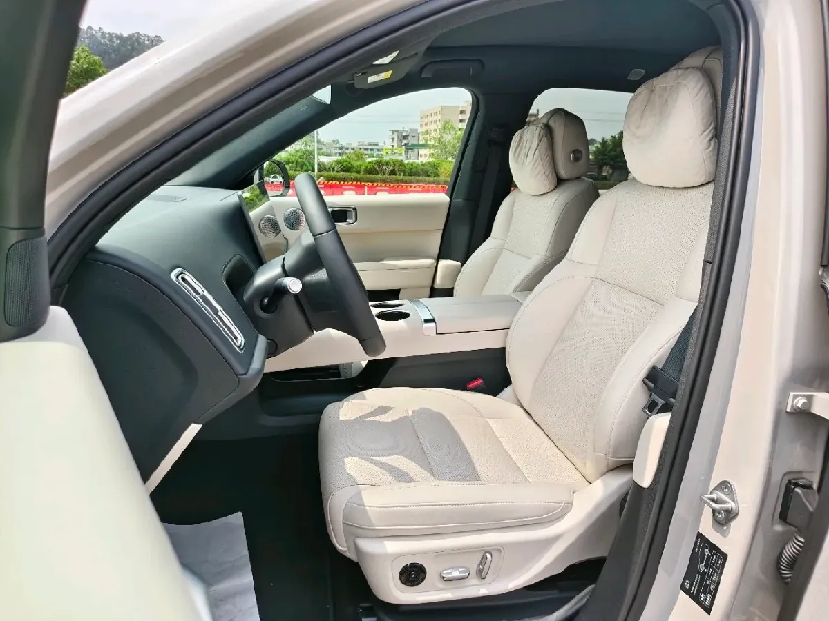 2025 Li L6 Range Extended 154HP L4 REEV,autocango,china used car exporter,china ev exporter,chinese used car exporter,chinese used ev exporter