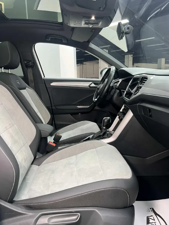 2021 Volkswagen T-Roc 1.4T 150HP L4 7DCT,autocango,china used car exporter,china ev exporter,chinese used car exporter,chinese used ev exporter