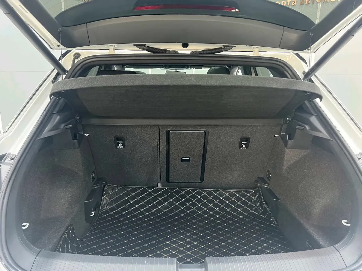 2021 Volkswagen T-Roc 1.4T 150HP L4 7DCT,autocango,china used car exporter,china ev exporter,chinese used car exporter,chinese used ev exporter