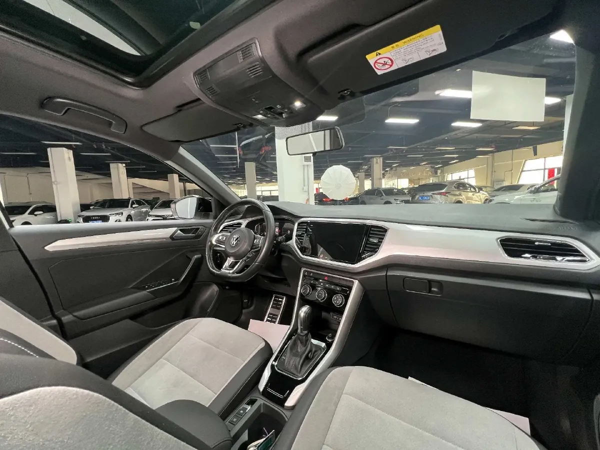 2021 Volkswagen T-Roc 1.4T 150HP L4 7DCT,autocango,china used car exporter,china ev exporter,chinese used car exporter,chinese used ev exporter