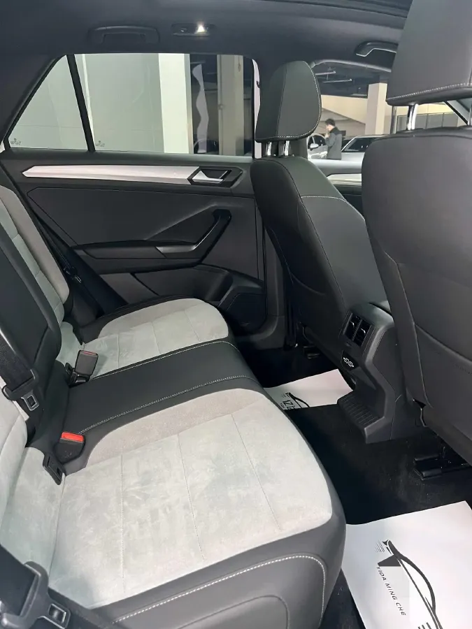 2021 Volkswagen T-Roc 1.4T 150HP L4 7DCT,autocango,china used car exporter,china ev exporter,chinese used car exporter,chinese used ev exporter