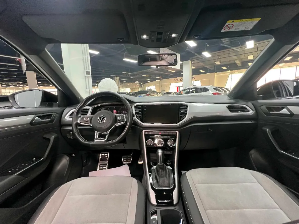 2021 Volkswagen T-Roc 1.4T 150HP L4 7DCT,autocango,china used car exporter,china ev exporter,chinese used car exporter,chinese used ev exporter