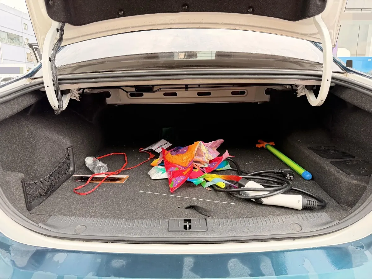 2019 Roewe i6 1.5T 169HP L4 AMT PHEV 9.1KWH,autocango,china used car exporter,china ev exporter,chinese used car exporter,chinese used ev exporter