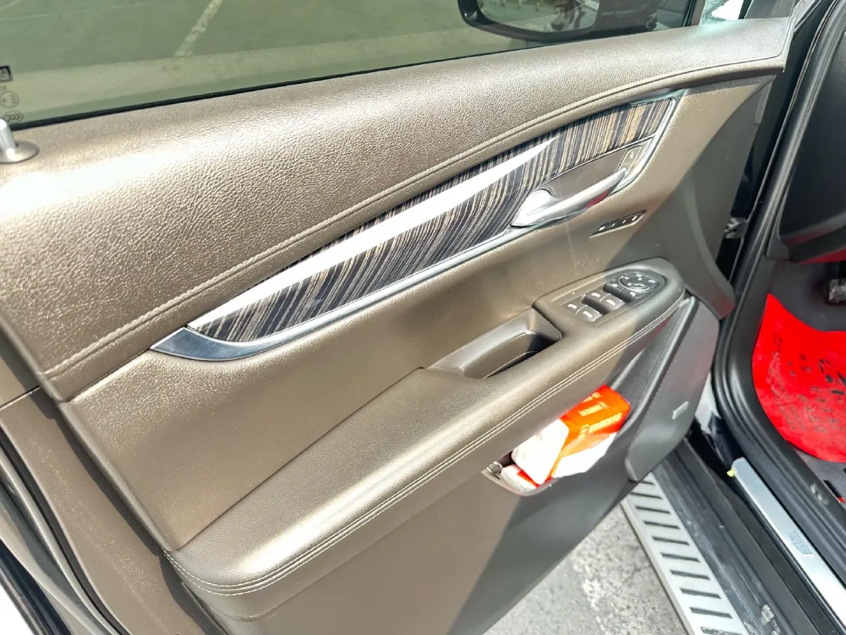 2022 Cadillac XT6 2.0T 237HP L4 9AT,autocango,china used car exporter,china ev exporter,chinese used car exporter,chinese used ev exporter