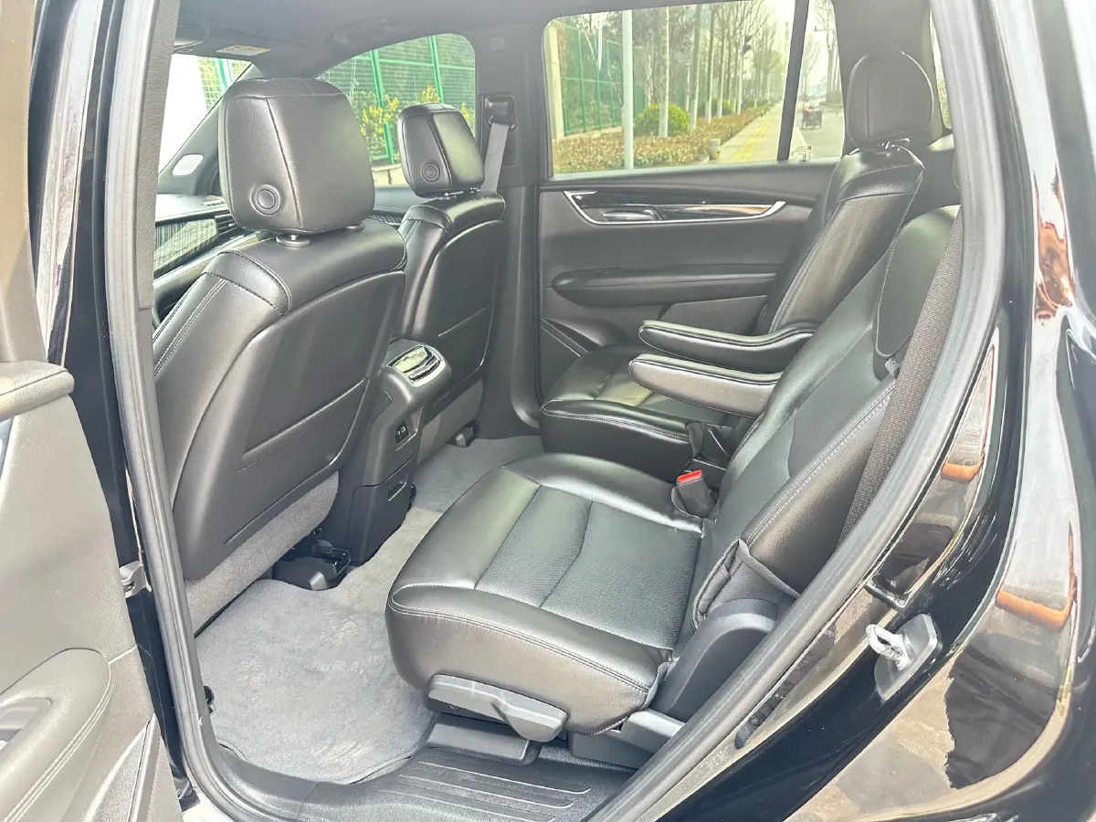 2022 Cadillac XT6 2.0T 237HP L4 9AT,autocango,china used car exporter,china ev exporter,chinese used car exporter,chinese used ev exporter