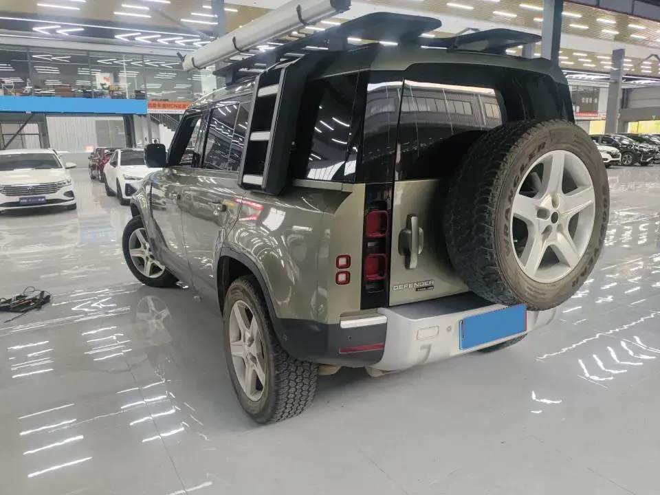 2020 Land Rover Defender 3.0T 400HP L6 8AT,autocango,china used car exporter,china ev exporter,chinese used car exporter,chinese used ev exporter