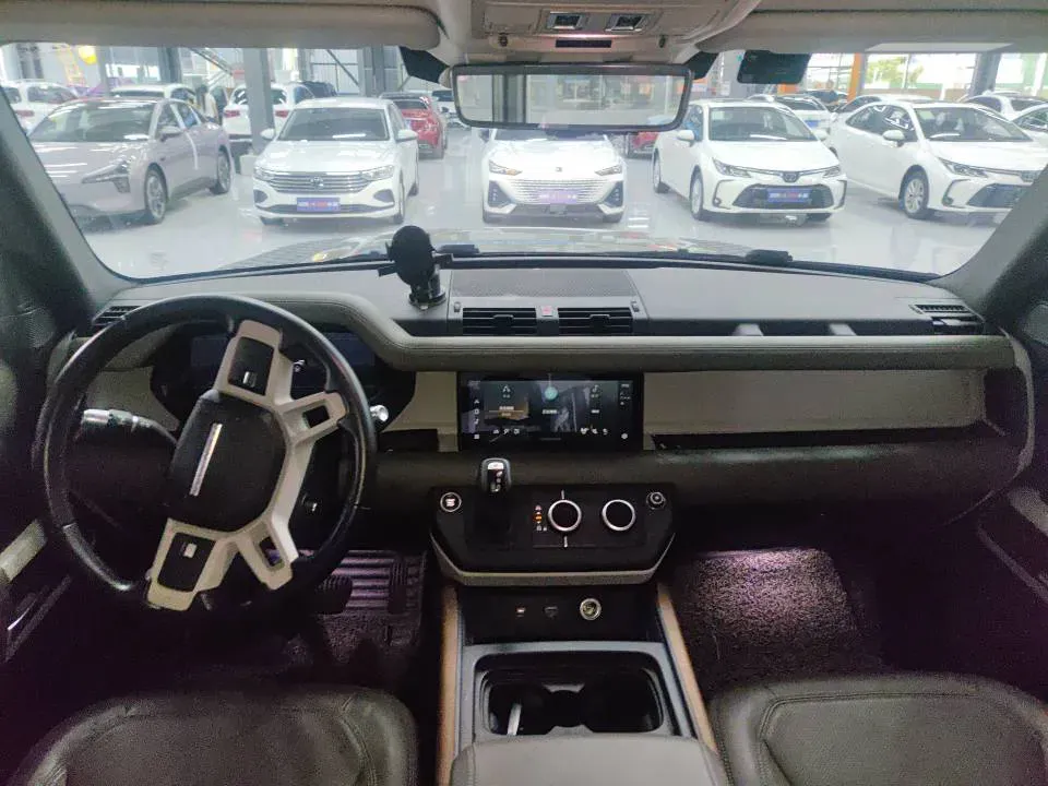 2020 Land Rover Defender 3.0T 400HP L6 8AT,autocango,china used car exporter,china ev exporter,chinese used car exporter,chinese used ev exporter