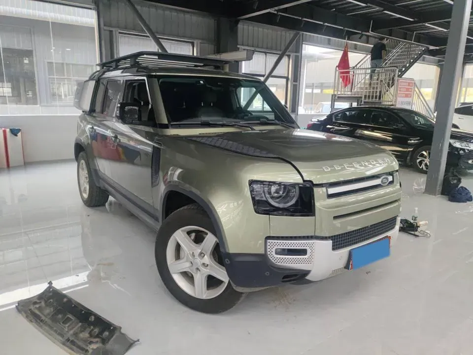 2020 Land Rover Defender 3.0T 400HP L6 8AT,autocango,china used car exporter,china ev exporter,chinese used car exporter,chinese used ev exporter