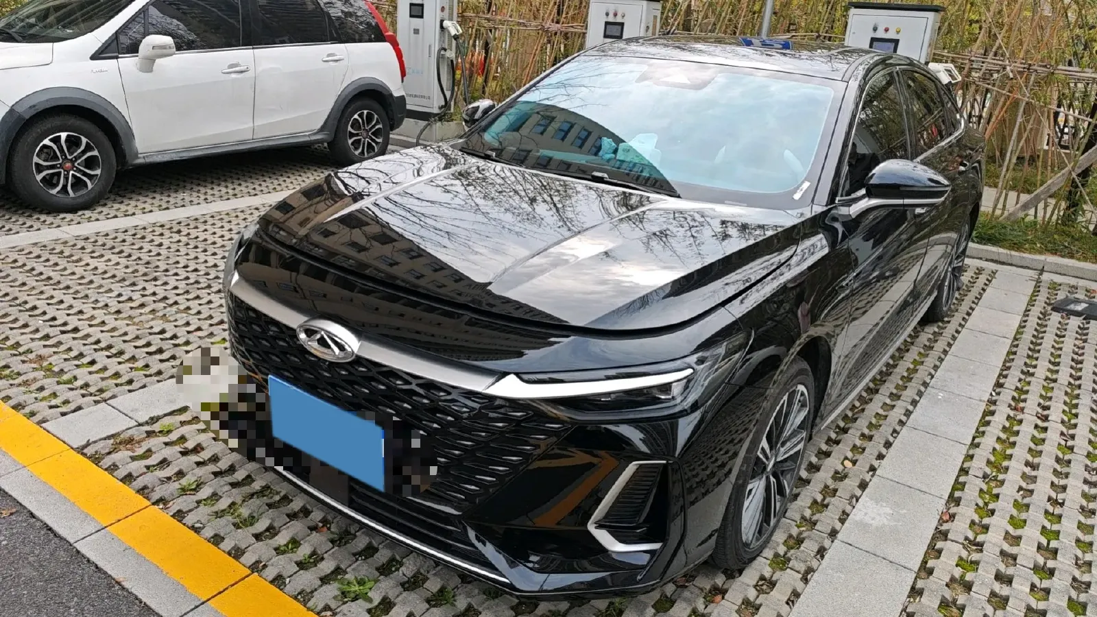 2025 Chery Arrizo 8 1.6T 197HP L4 7DCT,autocango,china used car exporter,china ev exporter,chinese used car exporter,chinese used ev exporter