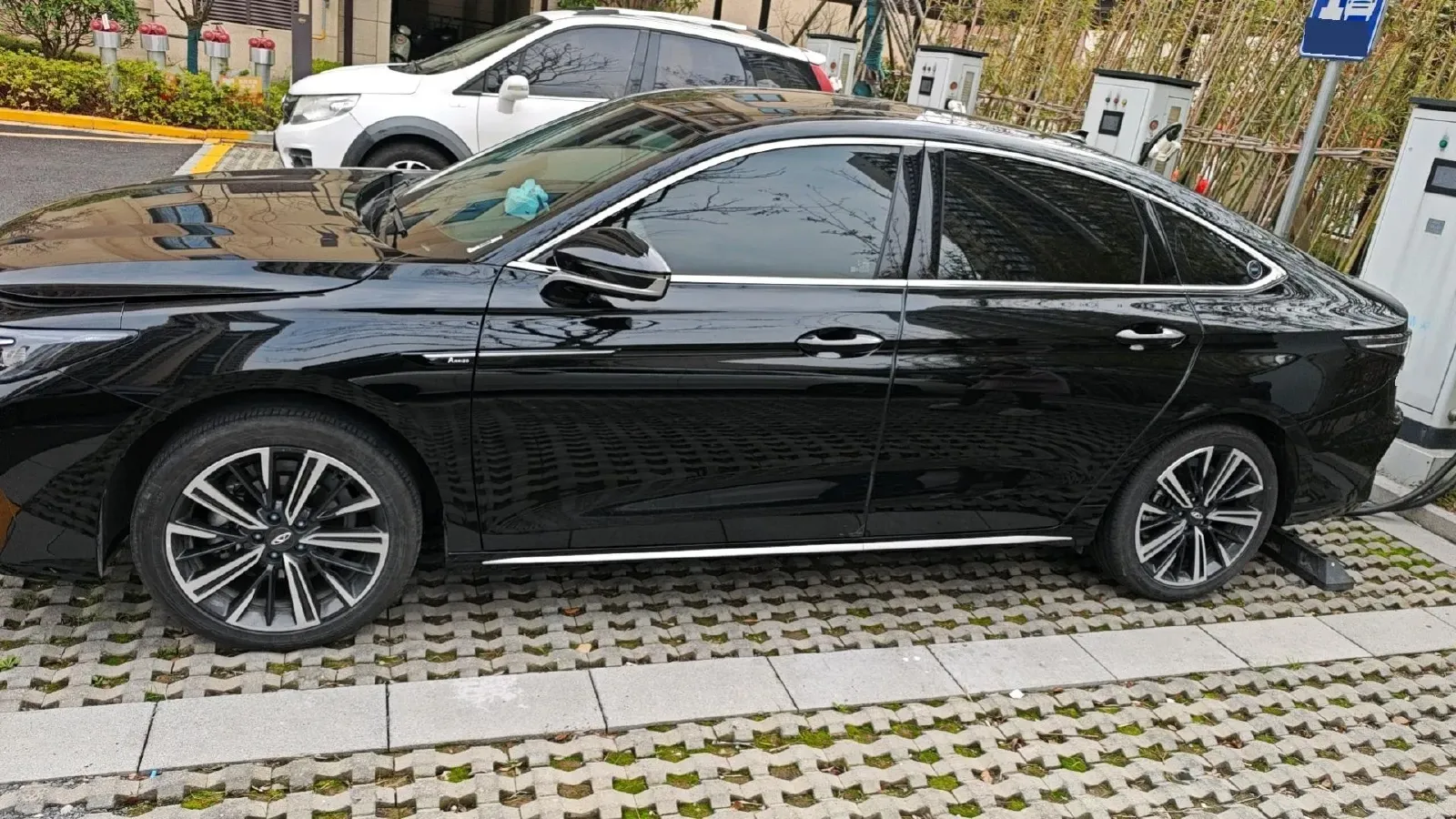 2025 Chery Arrizo 8 1.6T 197HP L4 7DCT,autocango,china used car exporter,china ev exporter,chinese used car exporter,chinese used ev exporter