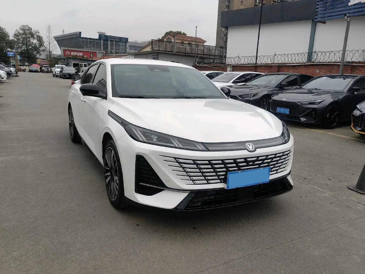 2026 ChangAn Eado 1.5T 192HP L4 7DCT,autocango,china used car exporter,china ev exporter,chinese used car exporter,chinese used ev exporter