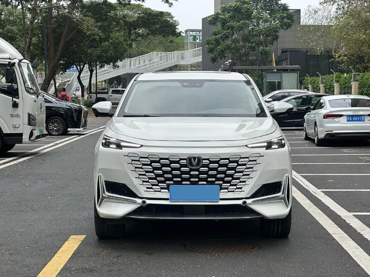 2021 ChangAn UNI-K 2.0T 233HP L4 8AT,autocango,china used car exporter,china ev exporter,chinese used car exporter,chinese used ev exporter
