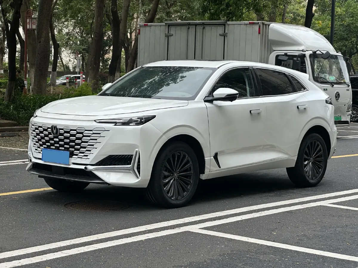 2021 ChangAn UNI-K 2.0T 233HP L4 8AT,autocango,china used car exporter,china ev exporter,chinese used car exporter,chinese used ev exporter