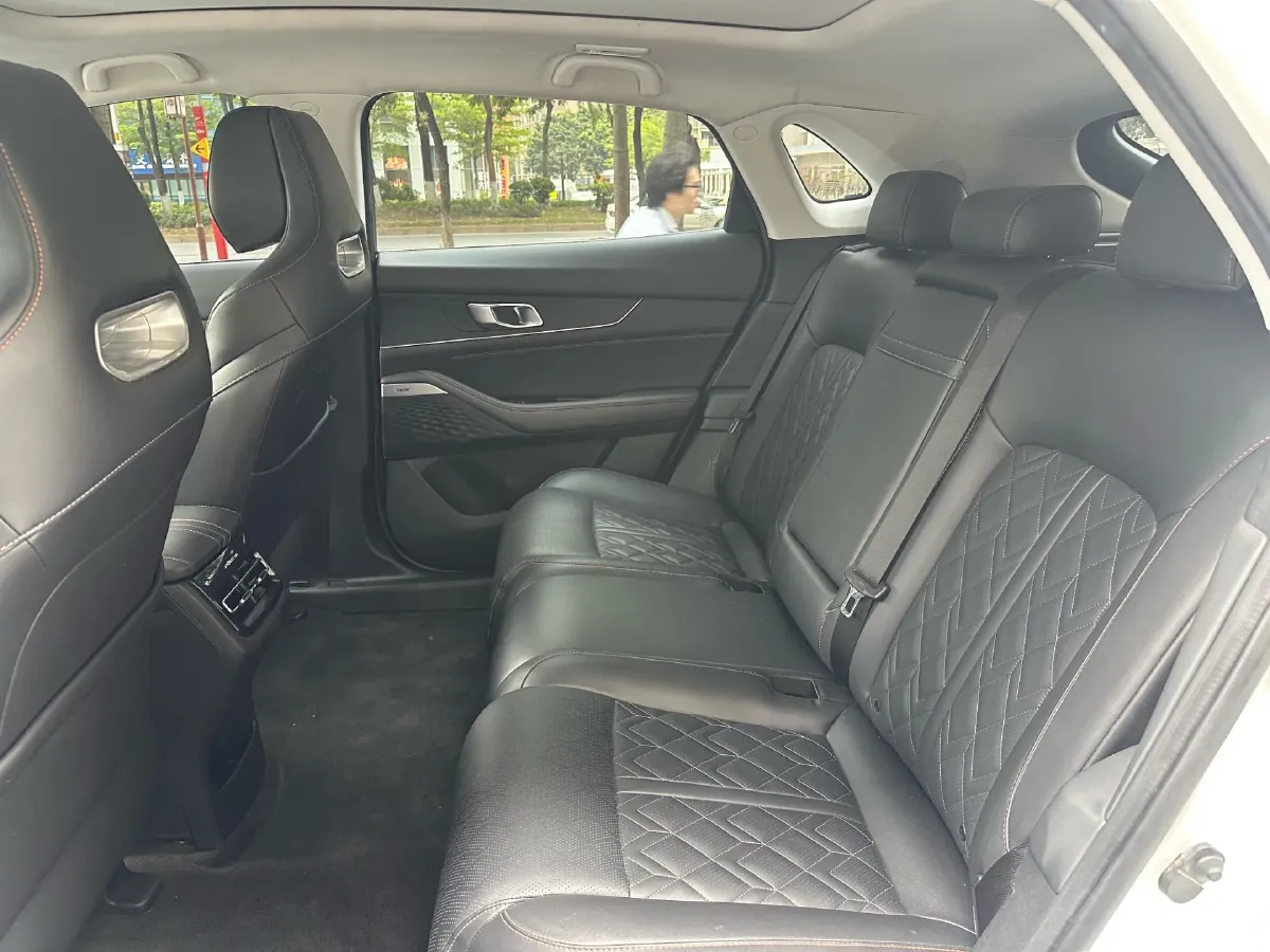 2021 ChangAn UNI-K 2.0T 233HP L4 8AT,autocango,china used car exporter,china ev exporter,chinese used car exporter,chinese used ev exporter