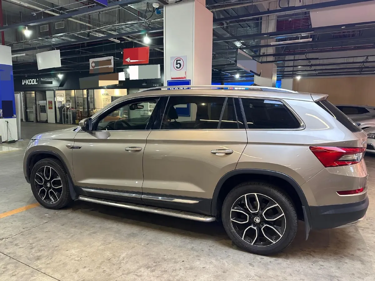 2018 Skoda Kodiak 2.0T 186HP L4 7DCT,autocango,china used car exporter,china ev exporter,chinese used car exporter,chinese used ev exporter