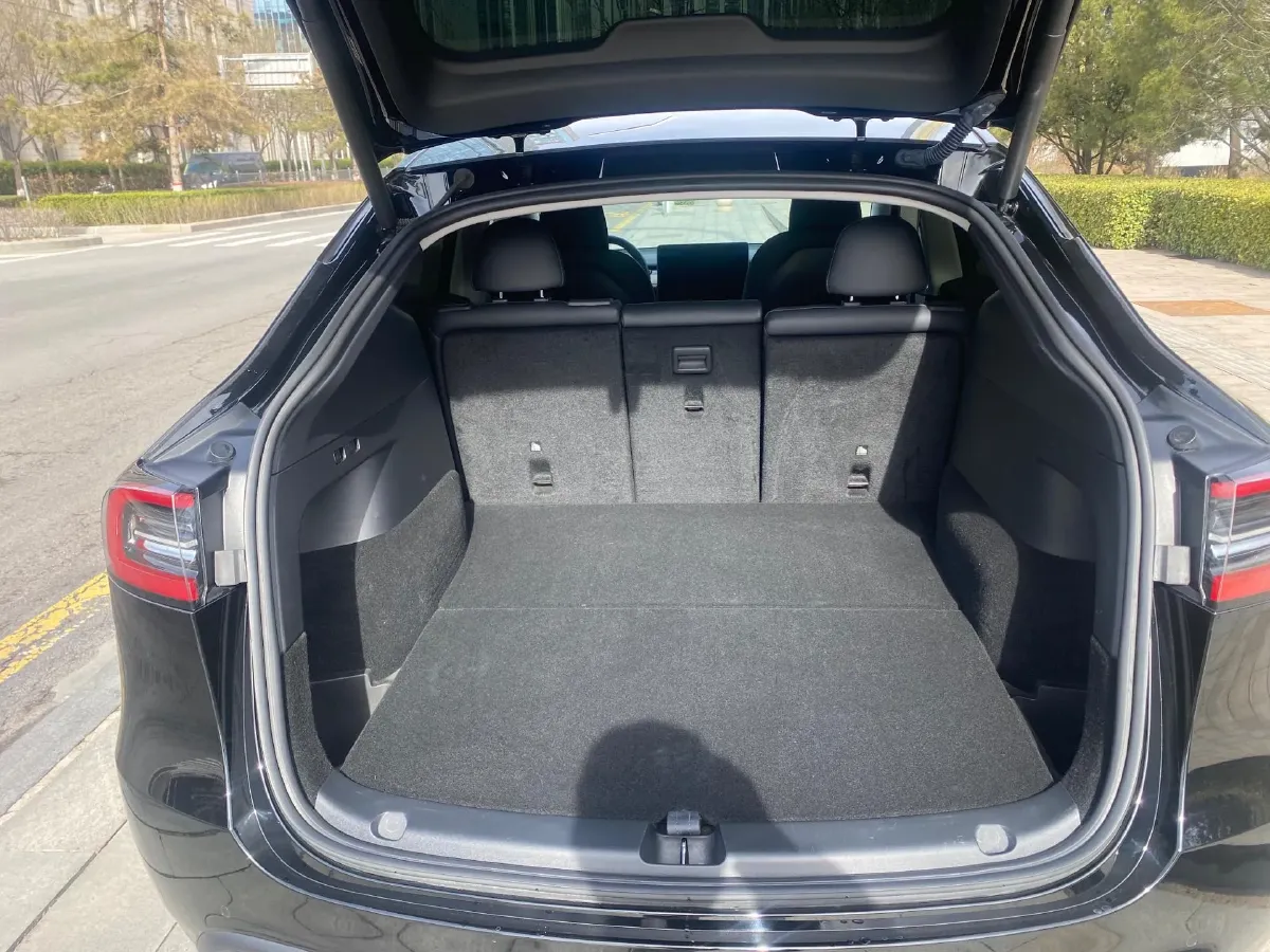 2022 Tesla Model Y BEV 60KWH,autocango,china used car exporter,china ev exporter,chinese used car exporter,chinese used ev exporter