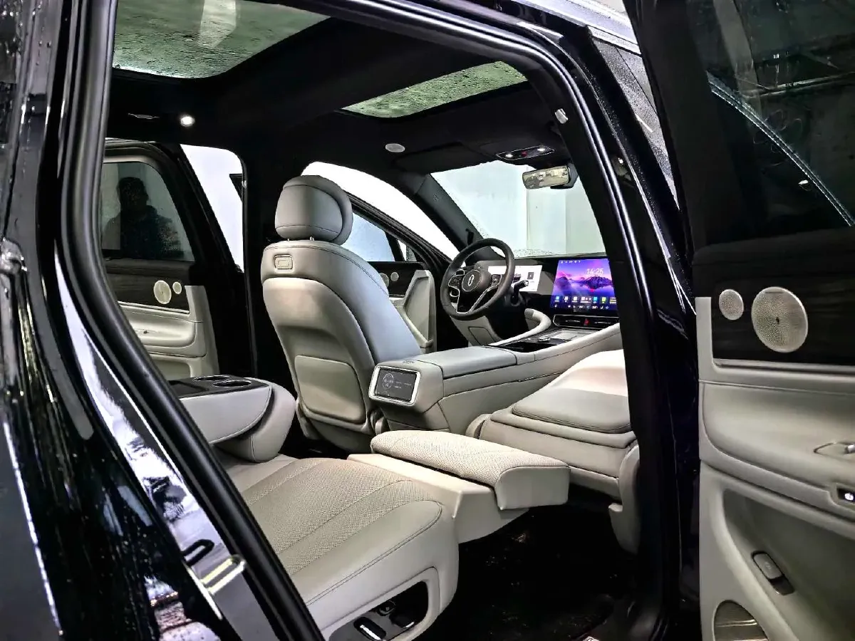 2025 AITO AITO M9 REEV 160HP REEV 52KWH,autocango,china used car exporter,china ev exporter,chinese used car exporter,chinese used ev exporter