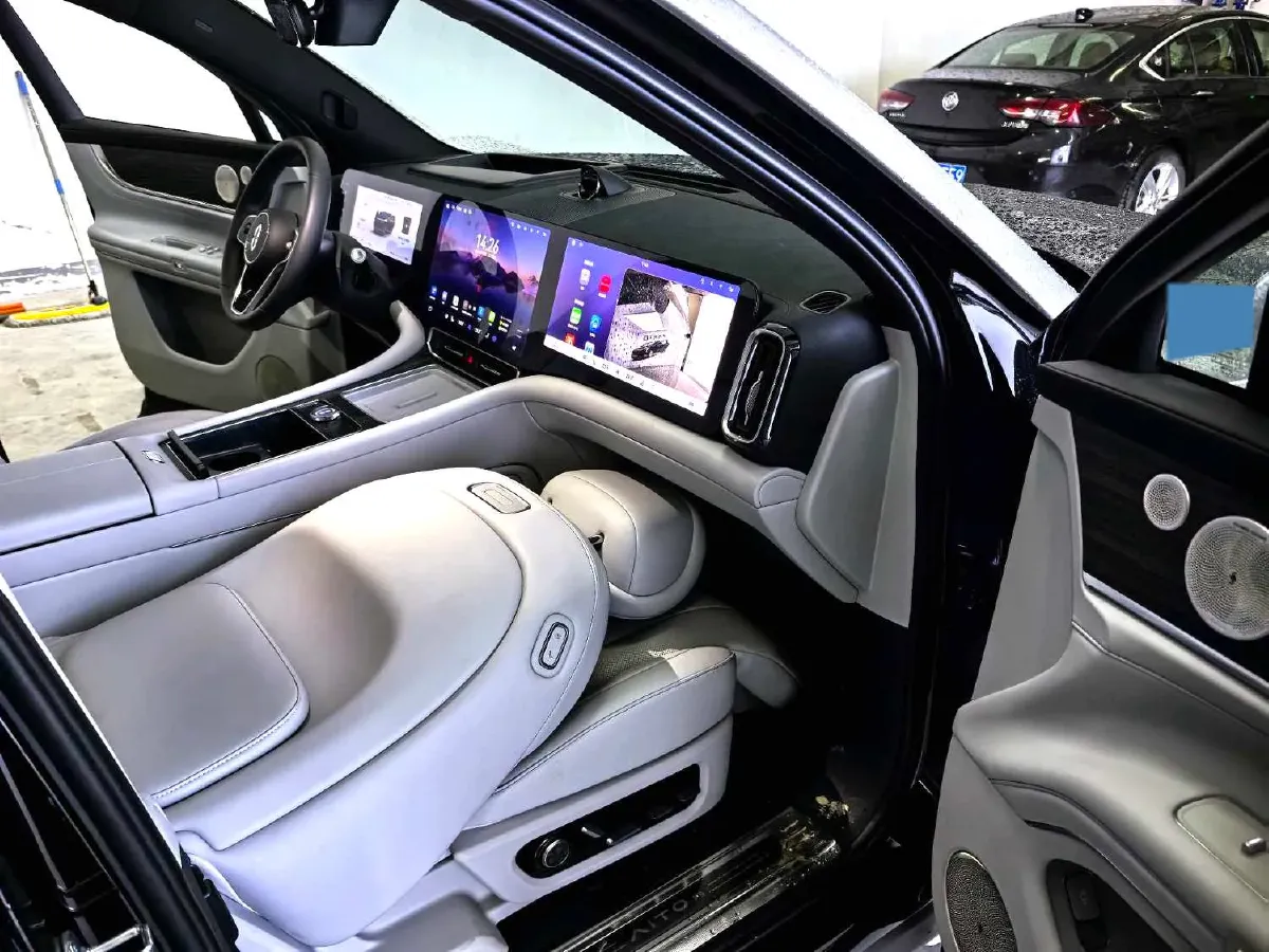 2025 AITO AITO M9 REEV 160HP REEV 52KWH,autocango,china used car exporter,china ev exporter,chinese used car exporter,chinese used ev exporter