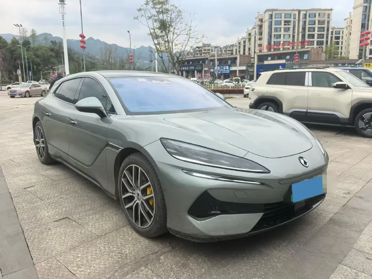 2024 Denza DenzaZ9GT 2.0T 207HP L4 E-CVT PHEV 38.5KWH,autocango,china used car exporter,china ev exporter,chinese used car exporter,chinese used ev exporter
