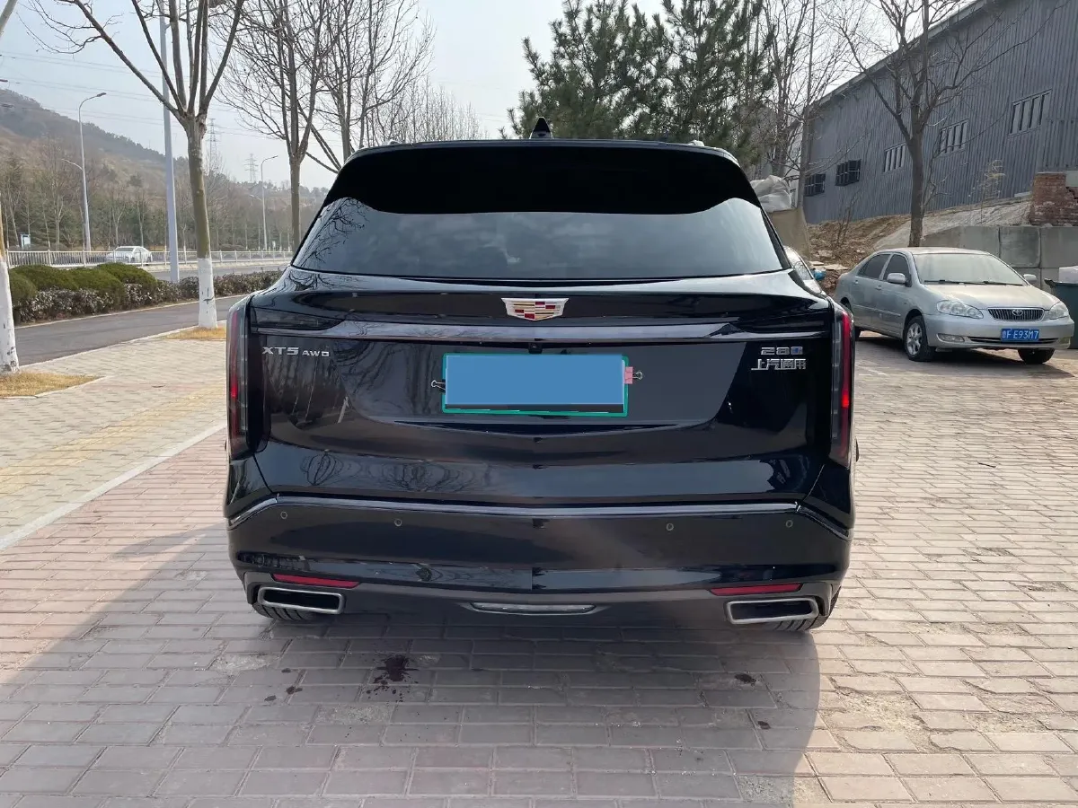 2025 Cadillac XT5 2.0T 237HP L4 9AT,autocango,china used car exporter,china ev exporter,chinese used car exporter,chinese used ev exporter