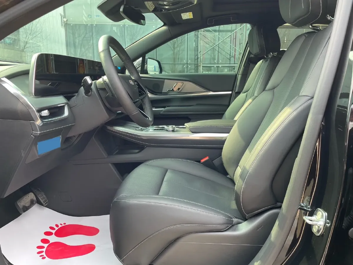 2025 Cadillac XT5 2.0T 237HP L4 9AT,autocango,china used car exporter,china ev exporter,chinese used car exporter,chinese used ev exporter