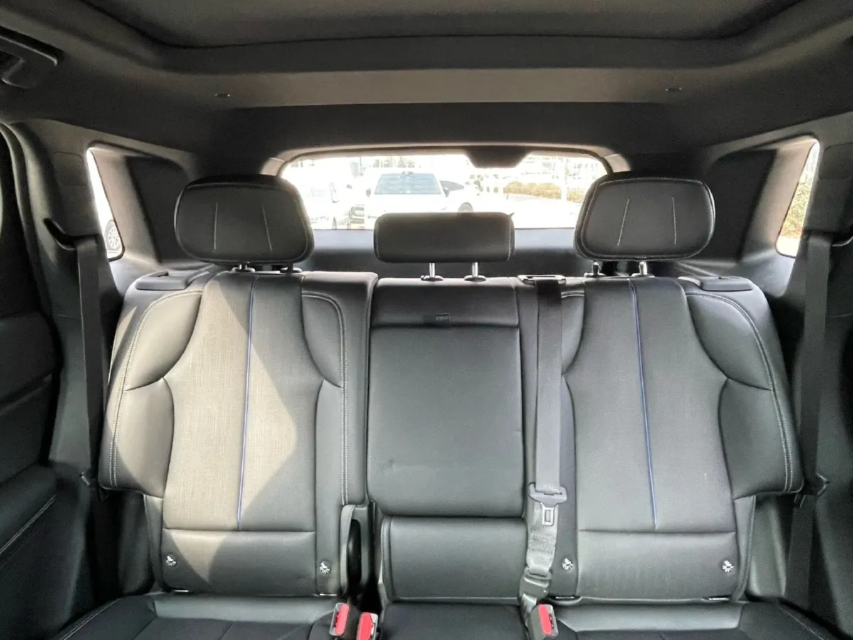 2025 Cadillac XT5 2.0T 237HP L4 9AT,autocango,china used car exporter,china ev exporter,chinese used car exporter,chinese used ev exporter