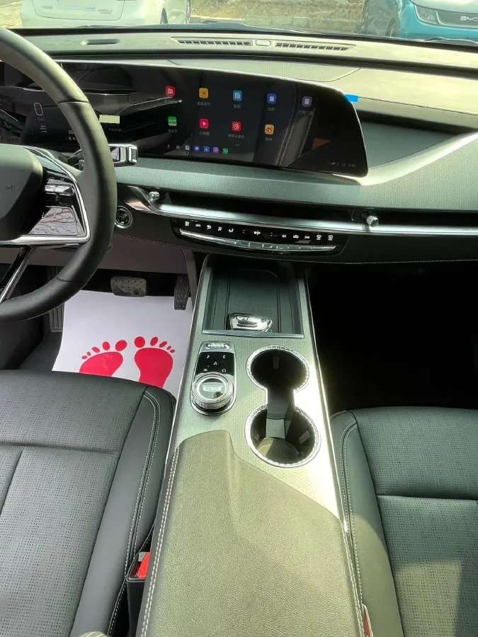 2025 Cadillac XT5 2.0T 237HP L4 9AT,autocango,china used car exporter,china ev exporter,chinese used car exporter,chinese used ev exporter