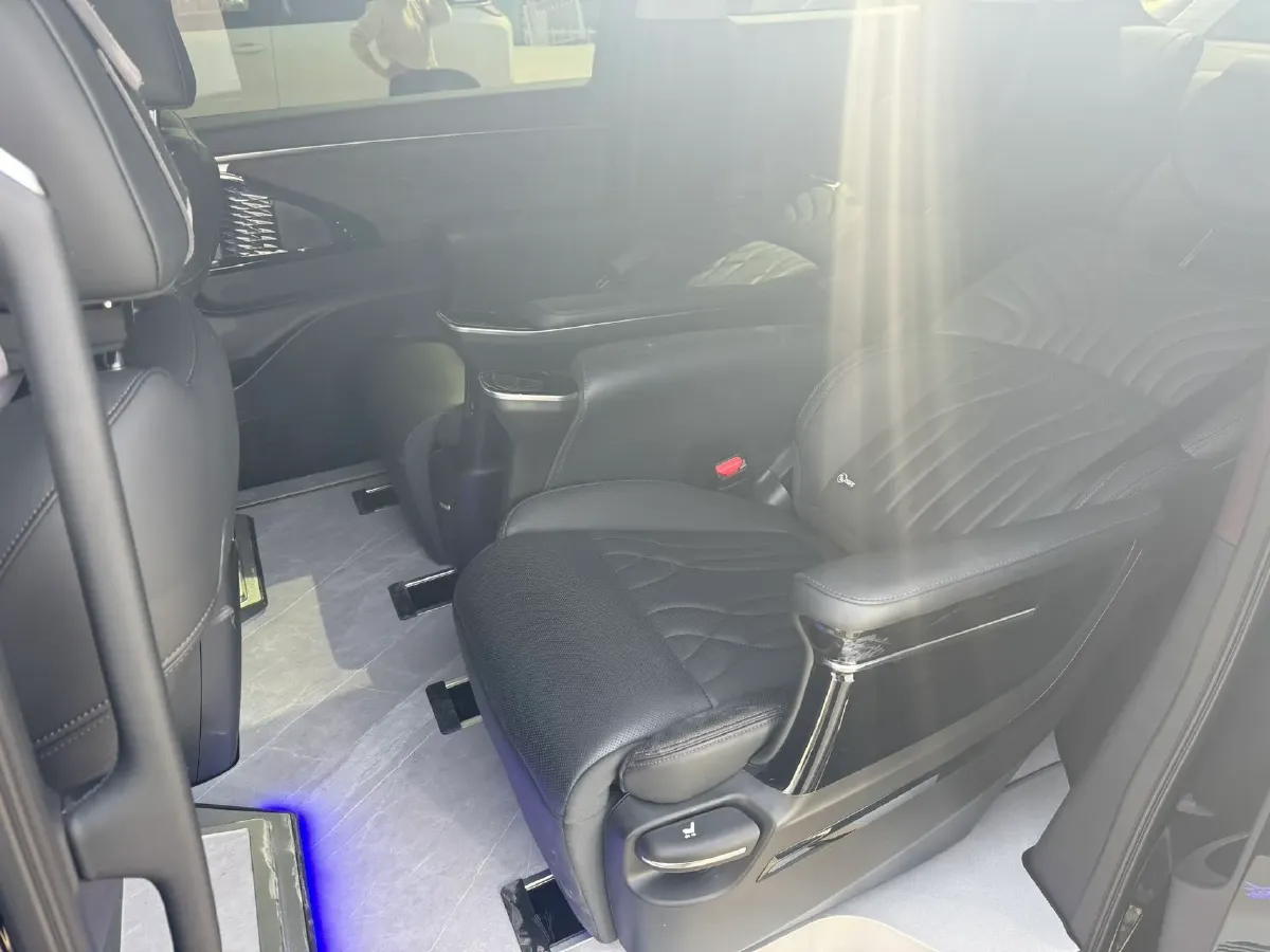 2024 GAC Trumpchi M8 2.0T 252HP L4 8AT,autocango,china used car exporter,china ev exporter,chinese used car exporter,chinese used ev exporter