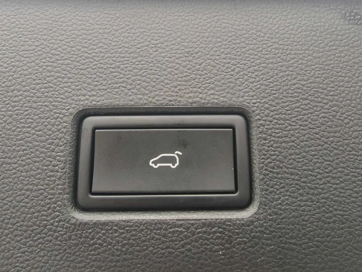 2023 Volkswagen T-Roc 1.5T 160HP L4 7DCT,autocango,china used car exporter,china ev exporter,chinese used car exporter,chinese used ev exporter