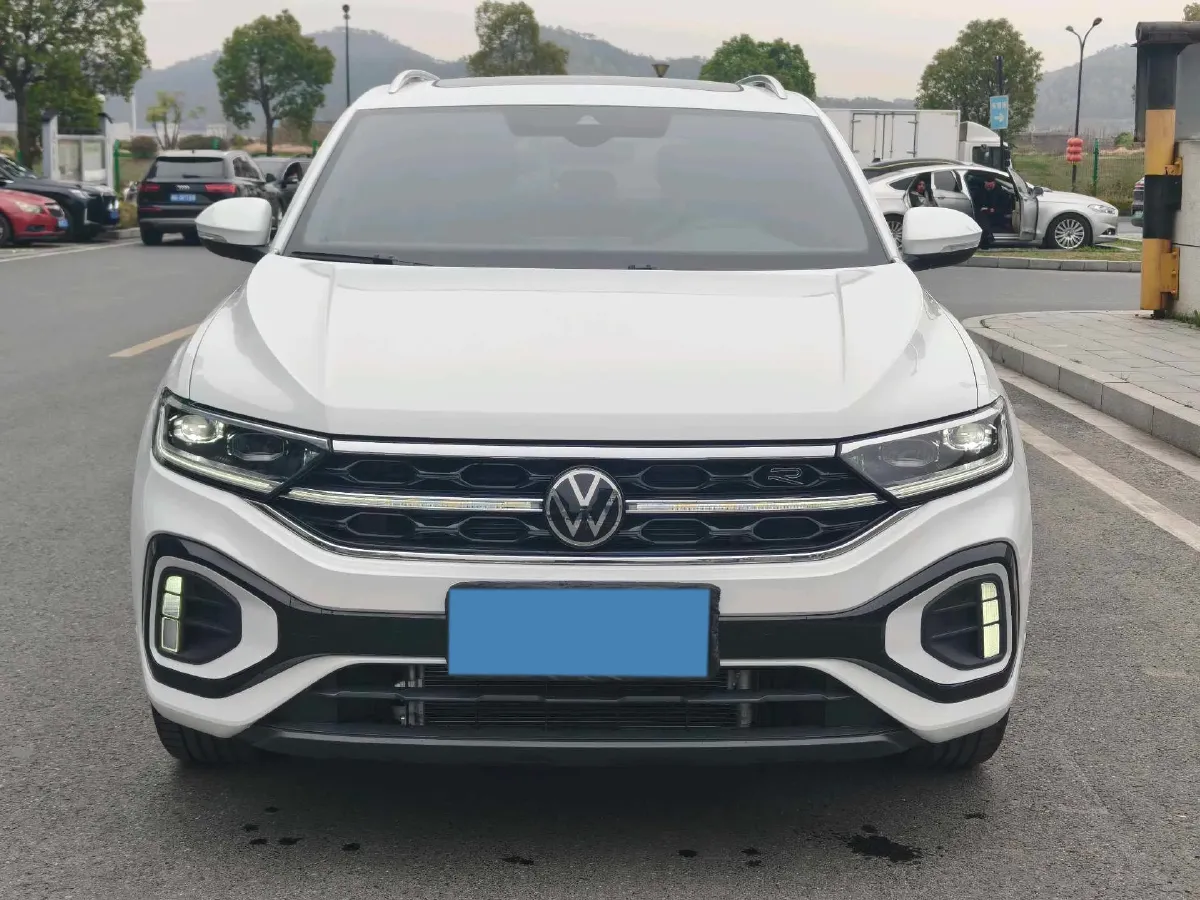 2023 Volkswagen T-Roc 1.5T 160HP L4 7DCT,autocango,china used car exporter,china ev exporter,chinese used car exporter,chinese used ev exporter