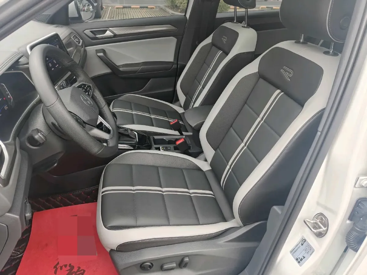 2023 Volkswagen T-Roc 1.5T 160HP L4 7DCT,autocango,china used car exporter,china ev exporter,chinese used car exporter,chinese used ev exporter