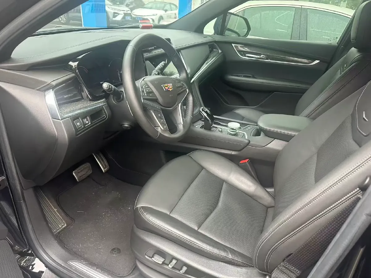 2022 Cadillac XT5 2.0T 237HP L4 9AT,autocango,china used car exporter,china ev exporter,chinese used car exporter,chinese used ev exporter