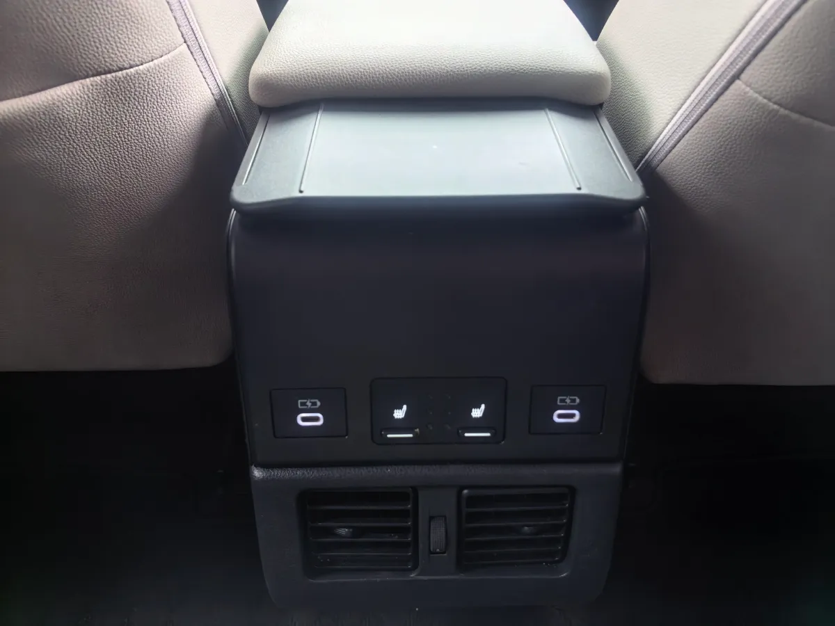 2022 Toyota bZ4X BEV 66.7KWH,autocango,china used car exporter,china ev exporter,chinese used car exporter,chinese used ev exporter