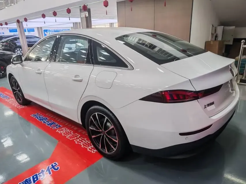 2025 Roewe D7 1.5L 112HP L4 1DHT PHEV 19.7KWH,autocango,china used car exporter,china ev exporter,chinese used car exporter,chinese used ev exporter