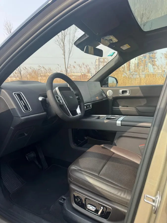 2023 Li L8 Range Extended 154HP REEV 40.9KWH,autocango,china used car exporter,china ev exporter,chinese used car exporter,chinese used ev exporter