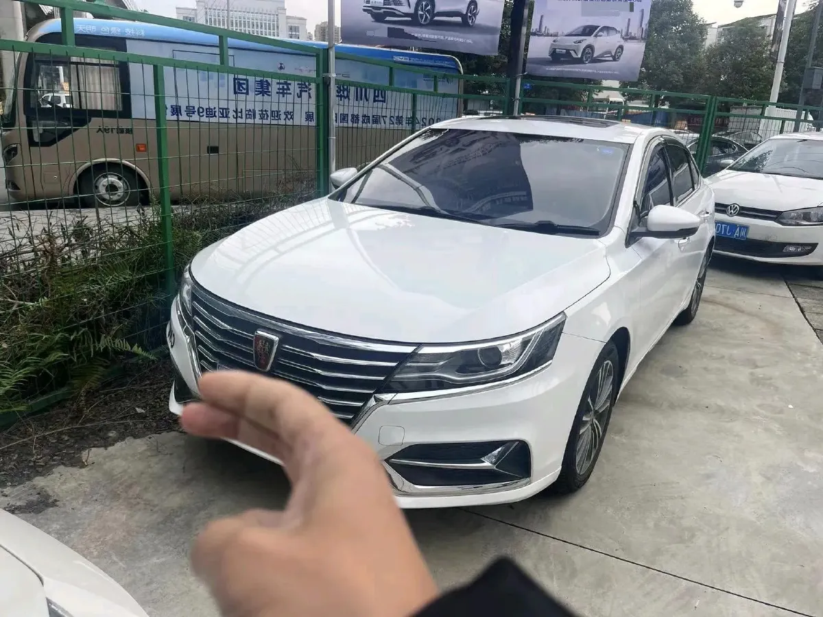 2020 Roewe i6 1.5T 169HP L4 7DCT,autocango,china used car exporter,china ev exporter,chinese used car exporter,chinese used ev exporter