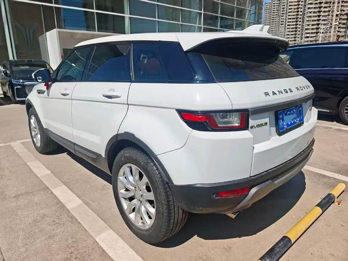 2018 Land Rover Range Rover Evoque 2.0T 241HP L4 9AT,autocango,china used car exporter,china ev exporter,chinese used car exporter,chinese used ev exporter