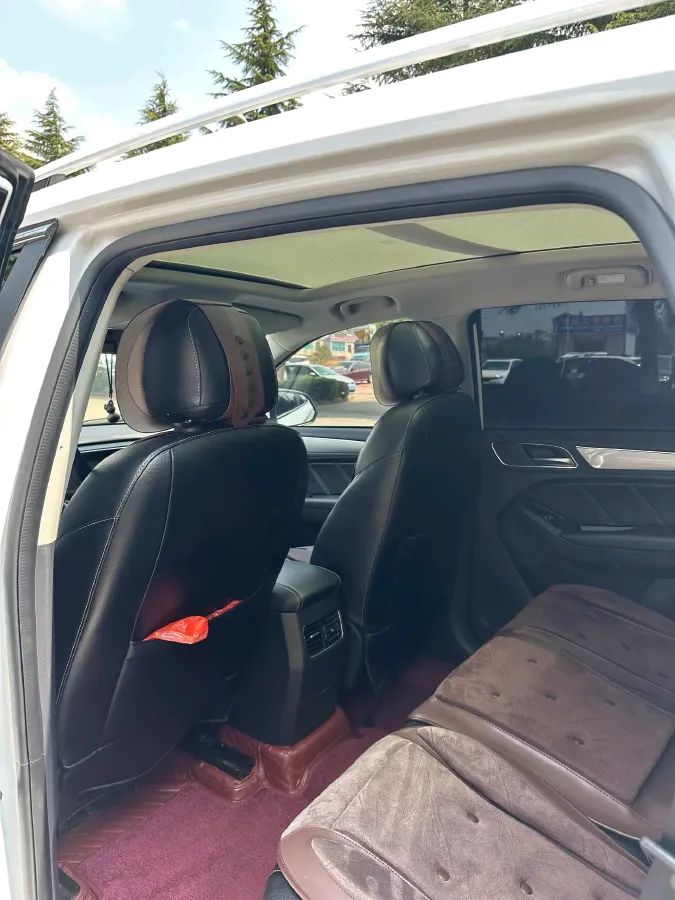 2020 Roewe i6 1.5T 169HP L4 7DCT,autocango,china used car exporter,china ev exporter,chinese used car exporter,chinese used ev exporter