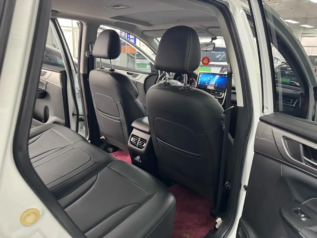 2021 Haval M6 1.5T 150HP L4 7DCT,autocango,china used car exporter,china ev exporter,chinese used car exporter,chinese used ev exporter