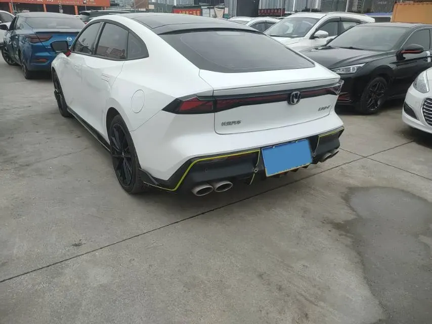 2022 ChangAn UNI-V 1.5T 188HP L4 7DCT,autocango,china used car exporter,china ev exporter,chinese used car exporter,chinese used ev exporter