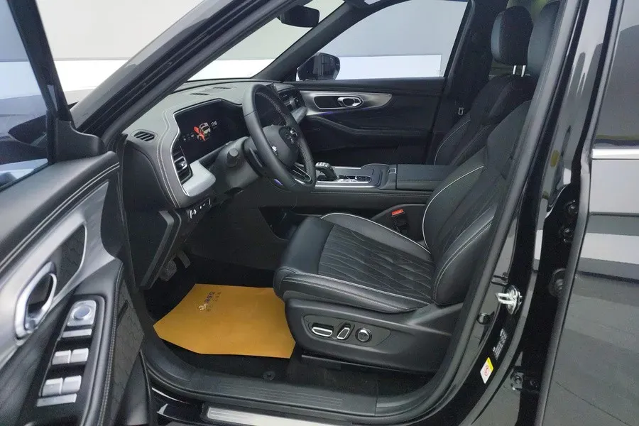 2004 Mitsubishi Outlander Classic 2.4L 135HP L4 5MT,autocango,china used car exporter,china ev exporter,chinese used car exporter,chinese used ev exporter