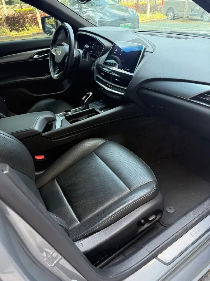 2023 Cadillac CT5 2.0T 237HP L4 10AT,autocango,china used car exporter,china ev exporter,chinese used car exporter,chinese used ev exporter