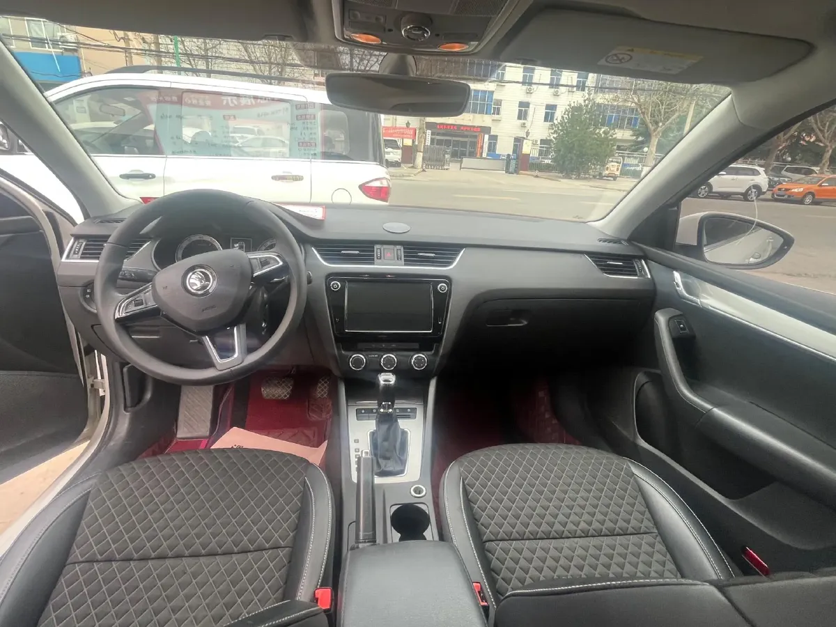 2019 Skoda Octavia 1.5L 116HP L4 6AT,autocango,china used car exporter,china ev exporter,chinese used car exporter,chinese used ev exporter