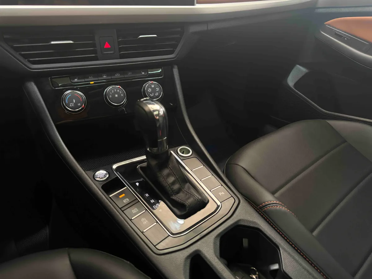 2023 Volkswagen Bora 1.2T 116HP L4 7DCT,autocango,china used car exporter,china ev exporter,chinese used car exporter,chinese used ev exporter