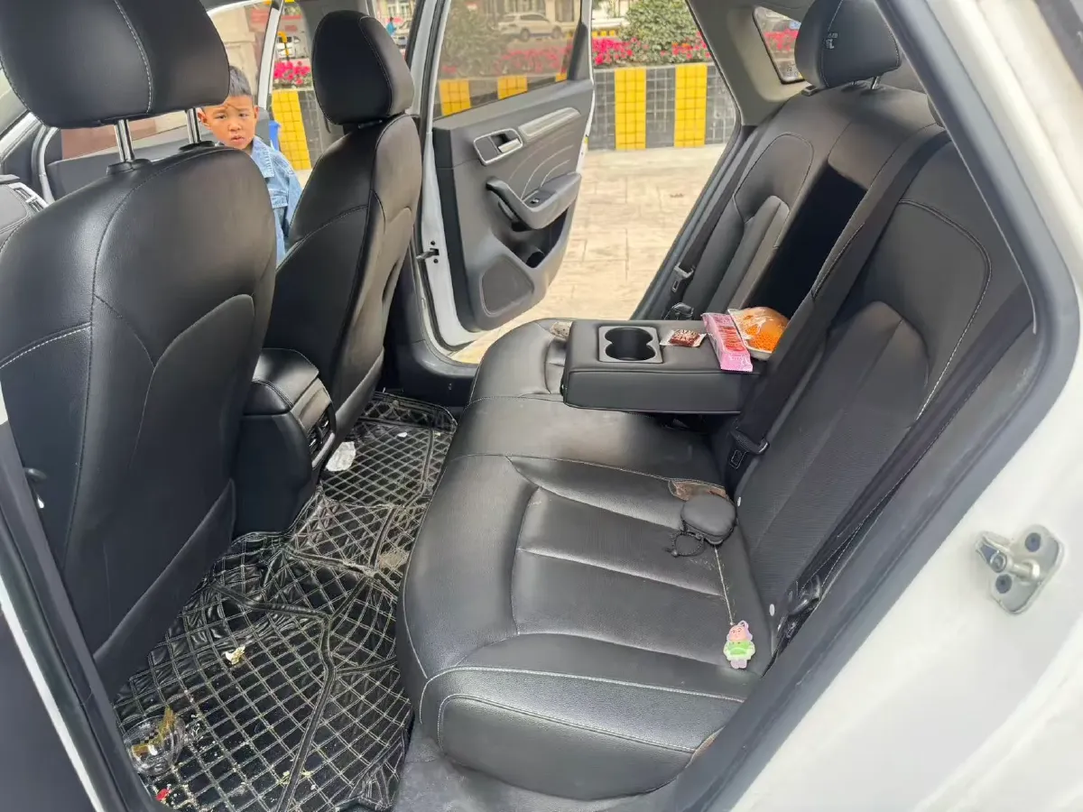 2020 Roewe i6 1.6L 125HP L4 CVT,autocango,china used car exporter,china ev exporter,chinese used car exporter,chinese used ev exporter