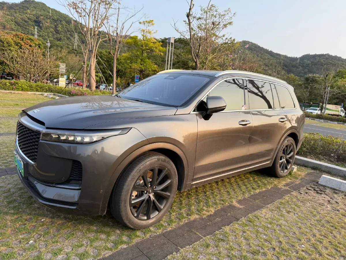 2021 Li ONE Range Extended 131HP REEV 40.5KWH,autocango,china used car exporter,china ev exporter,chinese used car exporter,chinese used ev exporter
