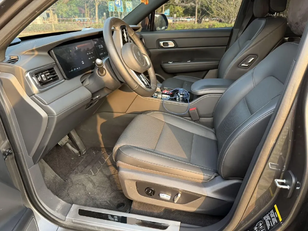 2021 Li ONE Range Extended 131HP REEV 40.5KWH,autocango,china used car exporter,china ev exporter,chinese used car exporter,chinese used ev exporter