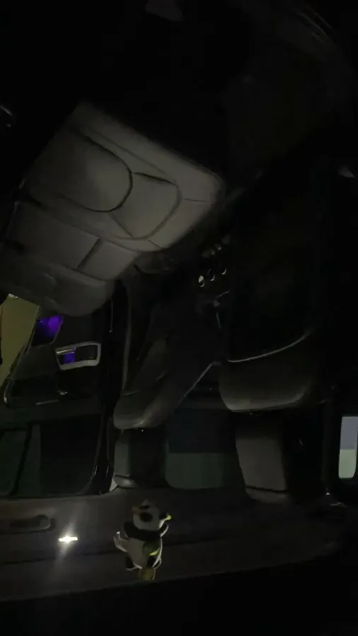 2024 Land Rover Defender 3.0T 400HP L6 8AT,autocango,china used car exporter,china ev exporter,chinese used car exporter,chinese used ev exporter