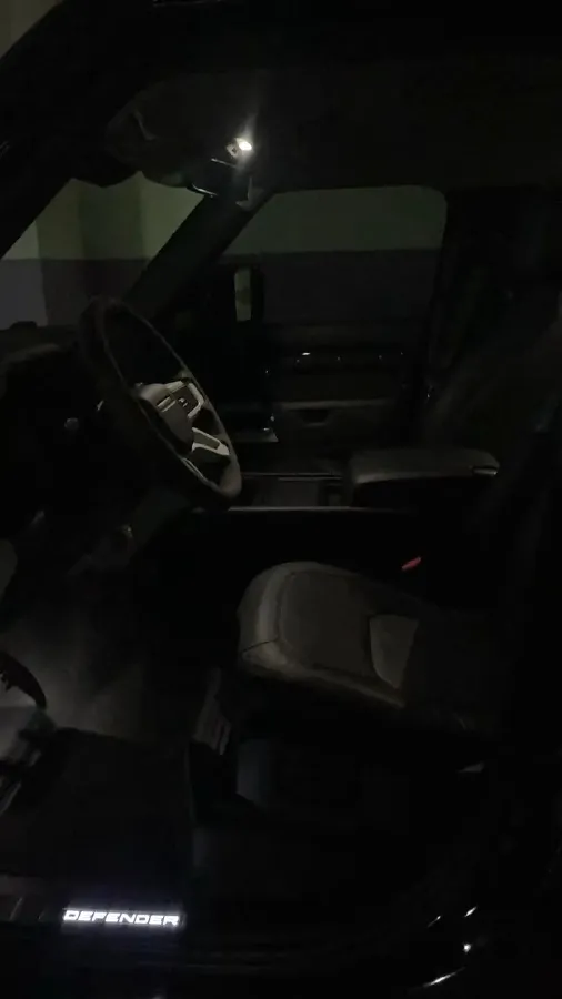 2024 Land Rover Defender 3.0T 400HP L6 8AT,autocango,china used car exporter,china ev exporter,chinese used car exporter,chinese used ev exporter