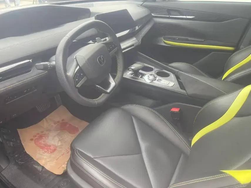 2023 ChangAn UNI-V 1.5T 188HP L4 7DCT,autocango,china used car exporter,china ev exporter,chinese used car exporter,chinese used ev exporter